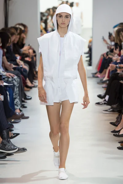 Look 12